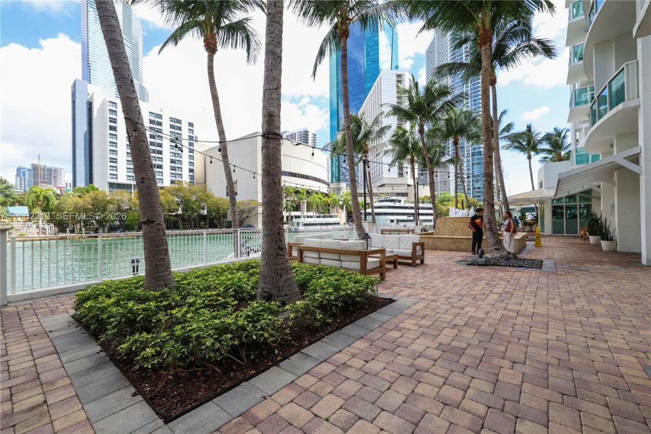 41 SE 5th St , Unit 906, Miami, FL 33131 Photo