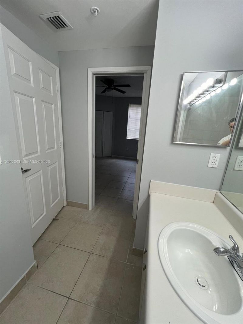 8020 N Nob Hill Rd , Unit 102, Tamarac, FL 33321 Photo
