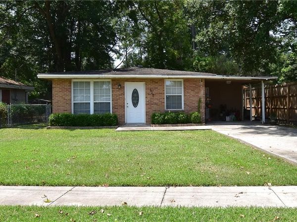 825 OAK Street , Slidell, LA 70458