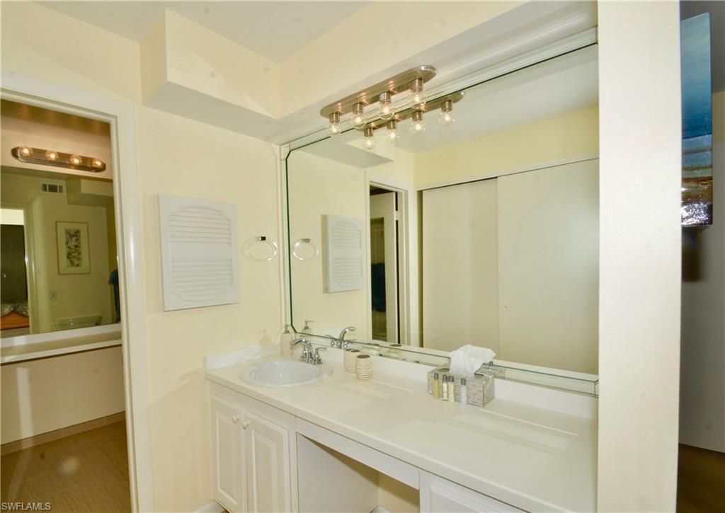 555 Park Shore Dr , Unit B-309, Naples, FL 34103 Photo