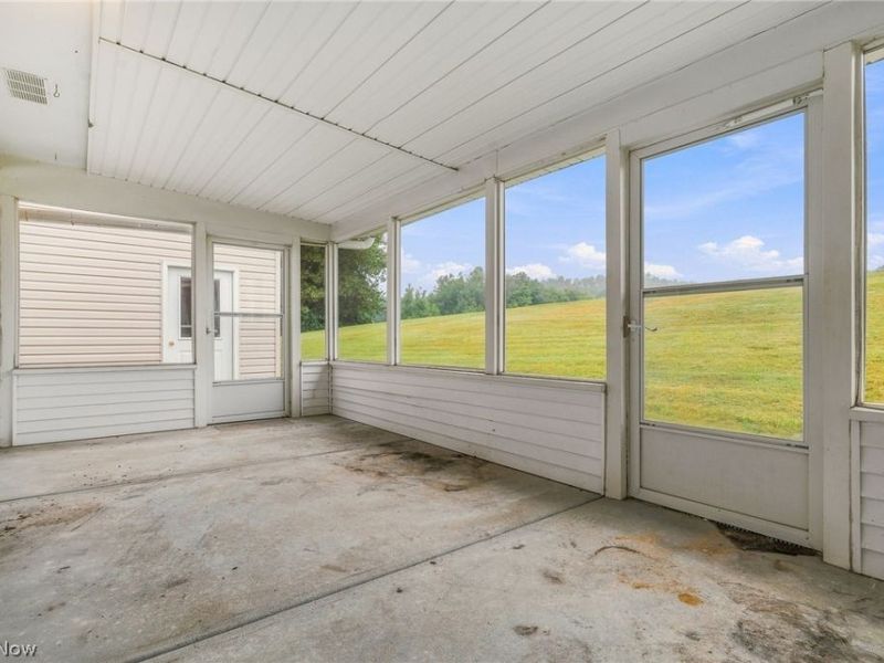 26142 US Route 30, East Rochester, OH 44625 Photo 18