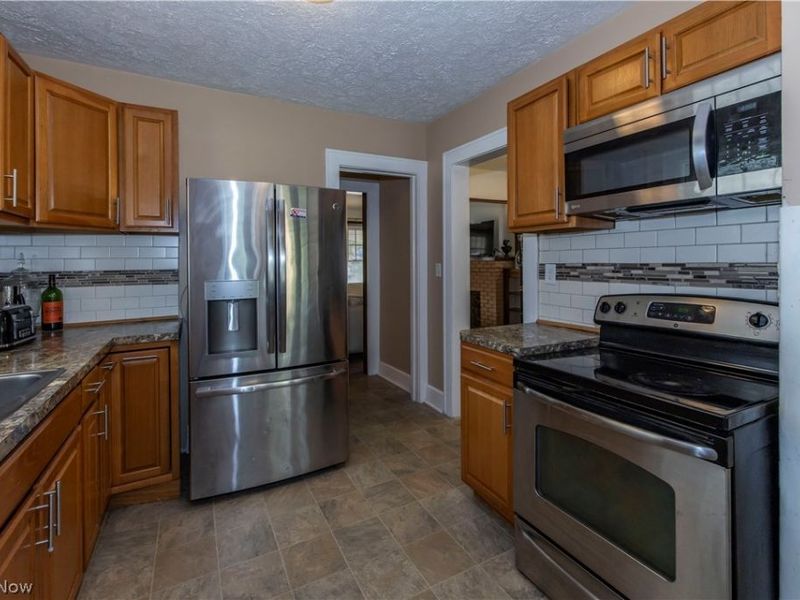 273 S Portage Path, Akron, OH 44302 Photo 16
