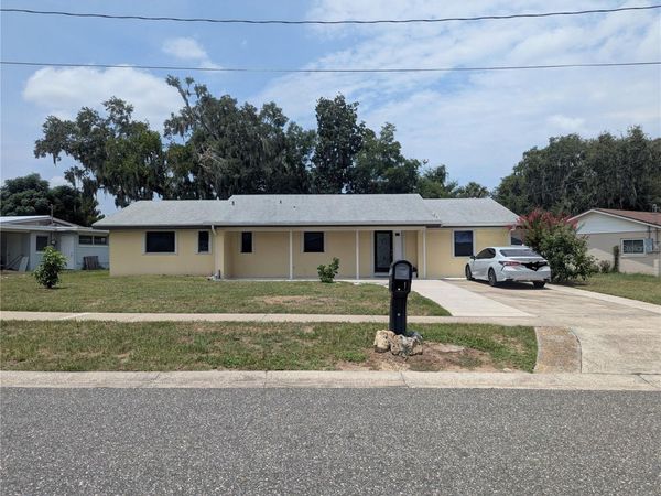 1521 NORMANDY WAY , LEESBURG, FL 34748