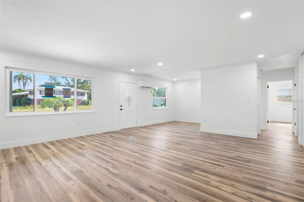 6116 52nd Avenue N, Kenneth City, FL 33709 Photo