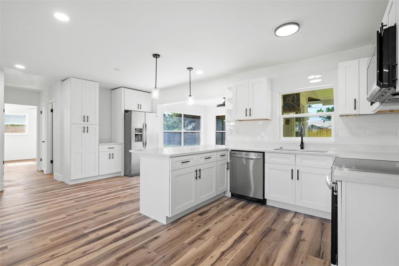 6116 52nd Avenue N, Kenneth City, FL 33709 Photo