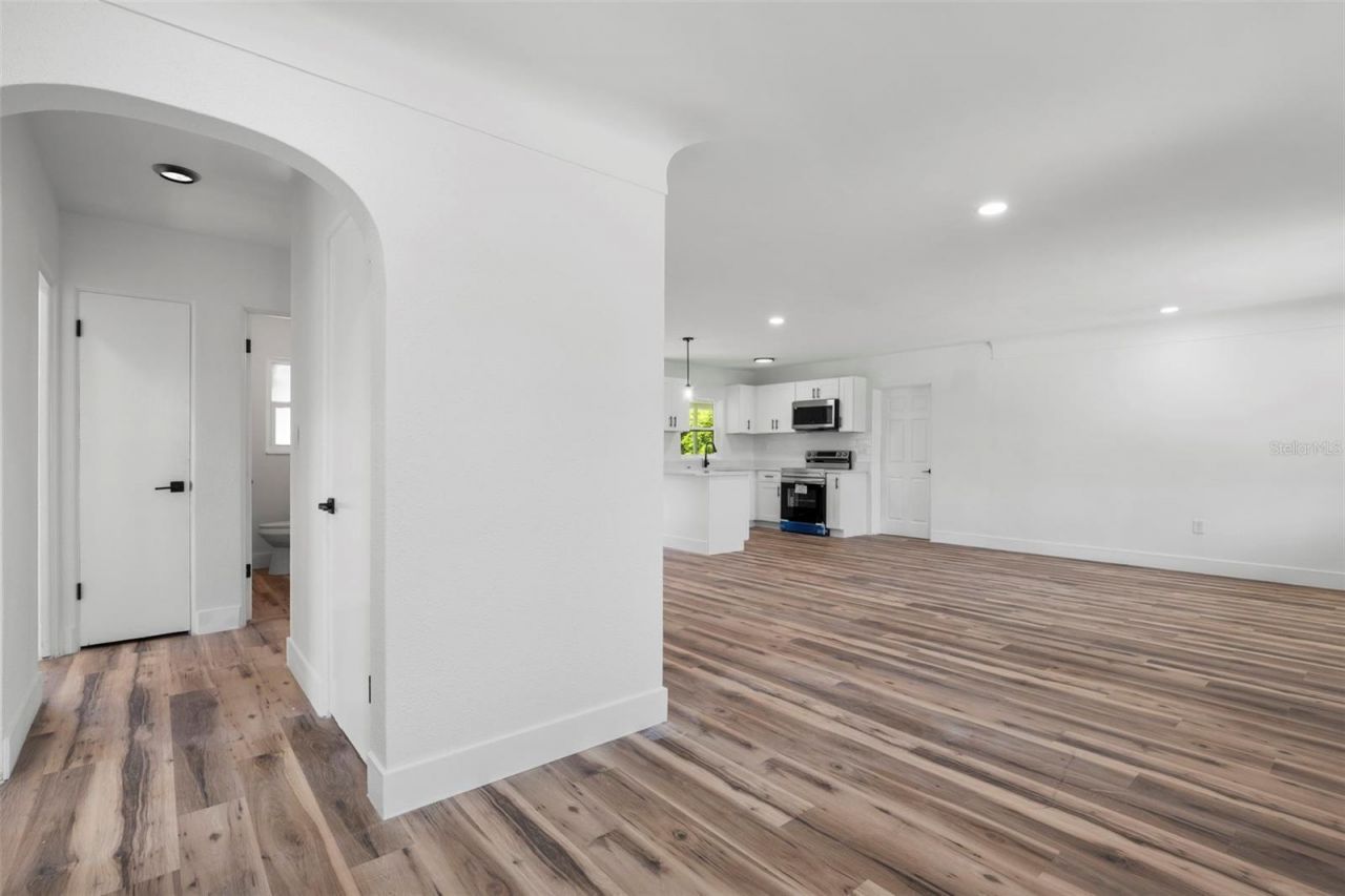 6116 52nd Avenue N, Kenneth City, FL 33709 Photo