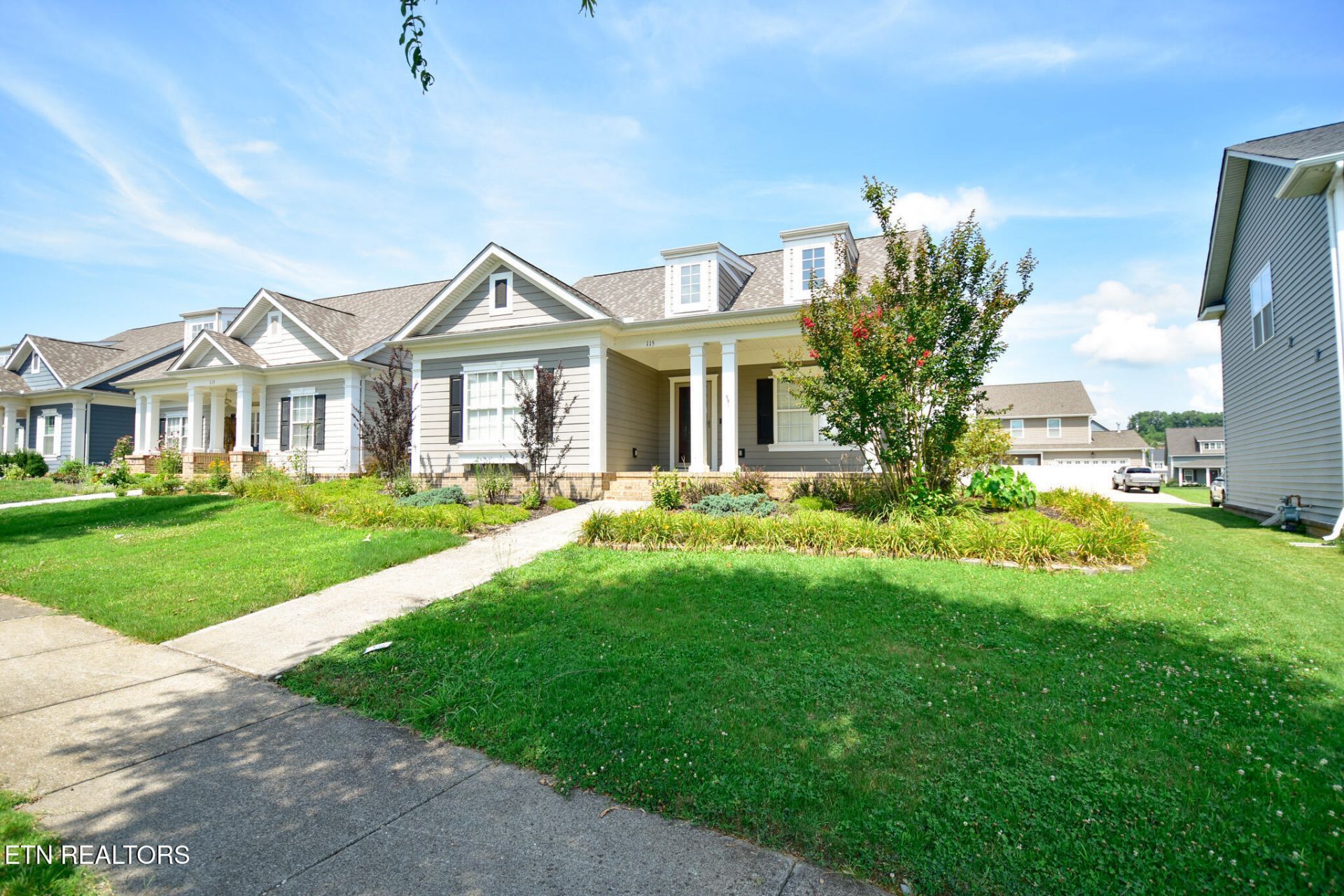 115 Hackberry St, Oak Ridge, TN 37830 Main Photo