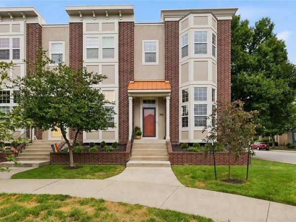2901 Gentry Park Parkway, North Kansas City, MO 64116