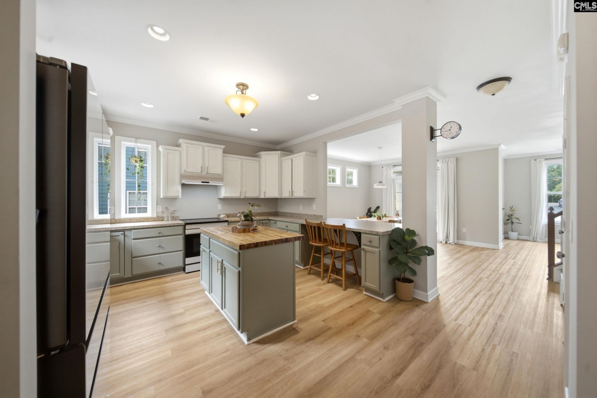 229 Woodleigh Park Drive  Photo 10
