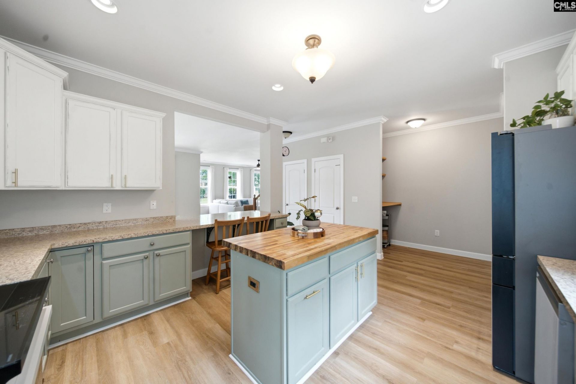 229 Woodleigh Park Drive  Photo 11
