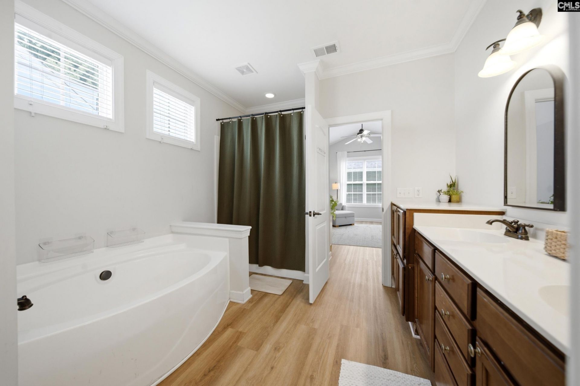 229 Woodleigh Park Drive  Photo 20