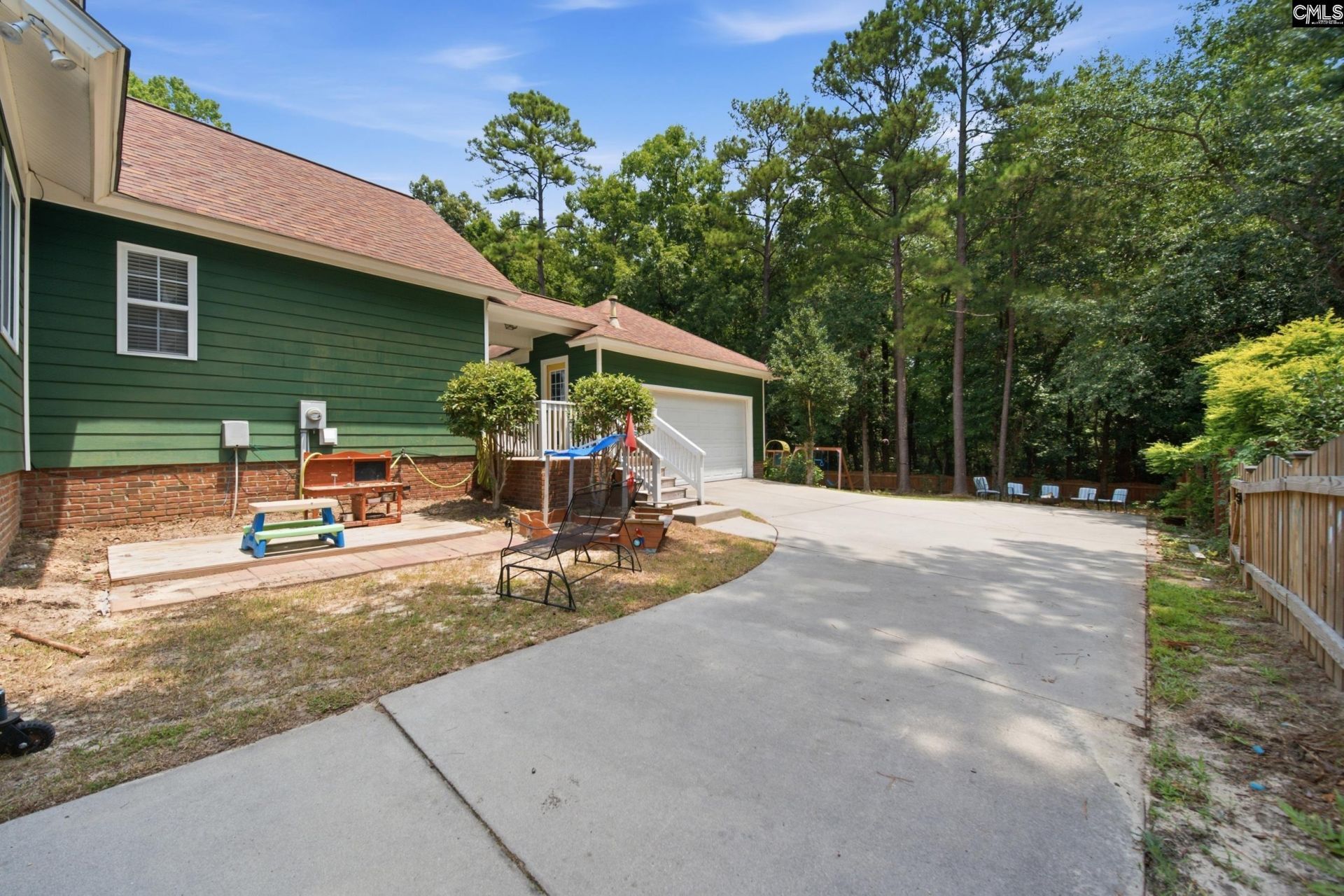 229 Woodleigh Park Drive  Photo 32