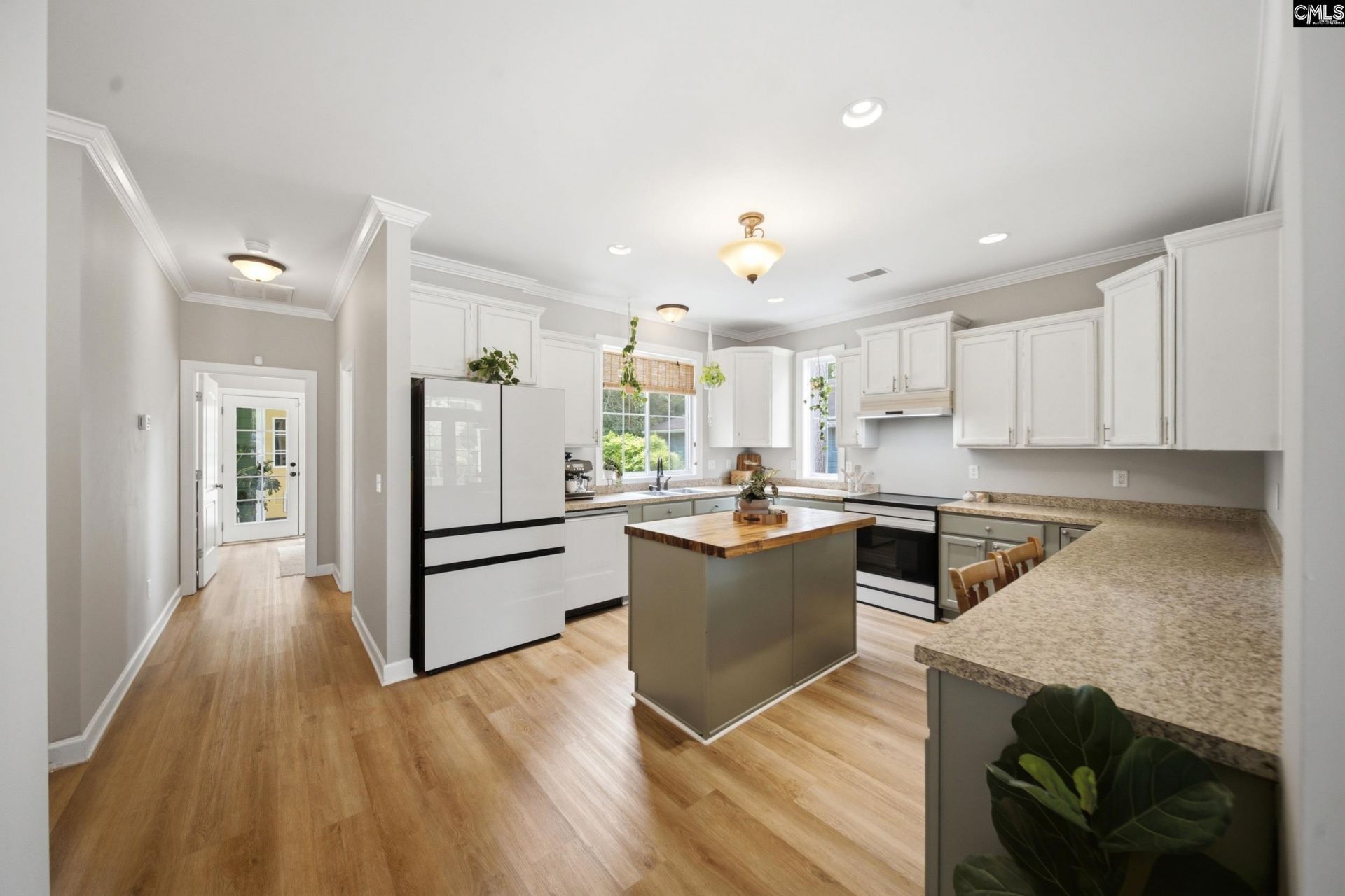 229 Woodleigh Park Drive  Photo 9