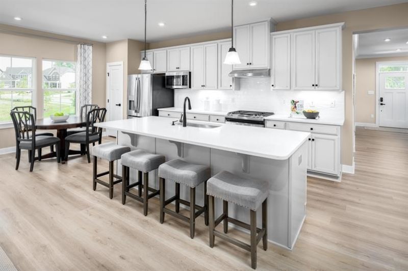 9100 Aideen Dr  Photo 3