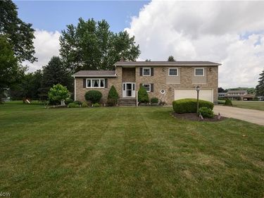 6775 Lake Cable Avenue NW, North Canton, OH 44720