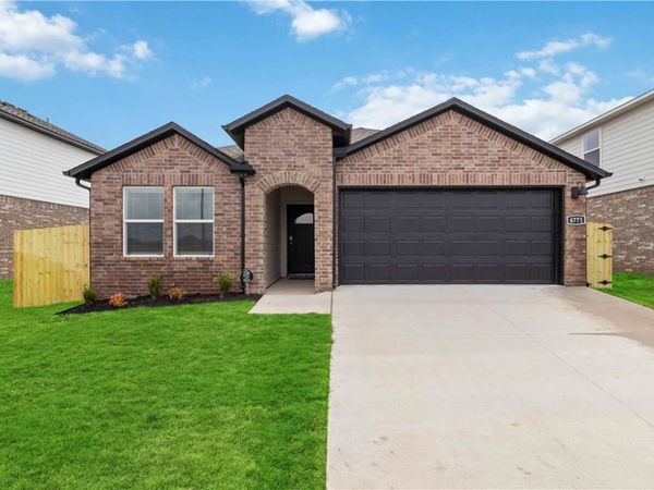 4771 W Folsom Street, Fayetteville, AR 72704