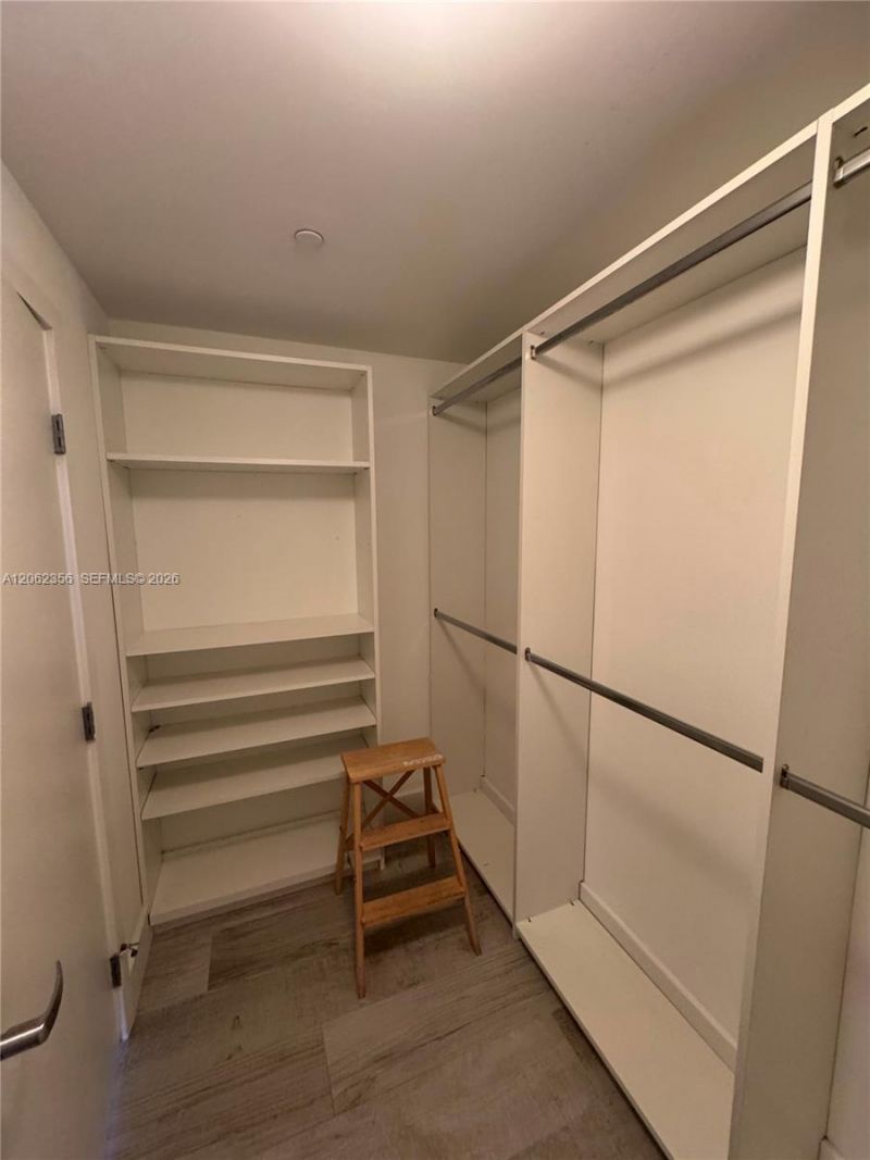 16385 Biscayne Blvd , Unit 305, North Miami Beach, FL 33160 Photo