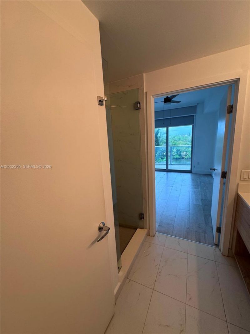 16385 Biscayne Blvd , Unit 305, North Miami Beach, FL 33160 Photo