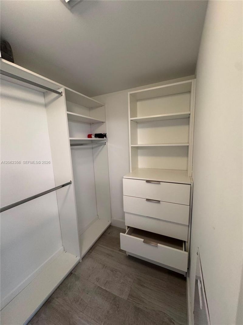 16385 Biscayne Blvd , Unit 305, North Miami Beach, FL 33160 Photo