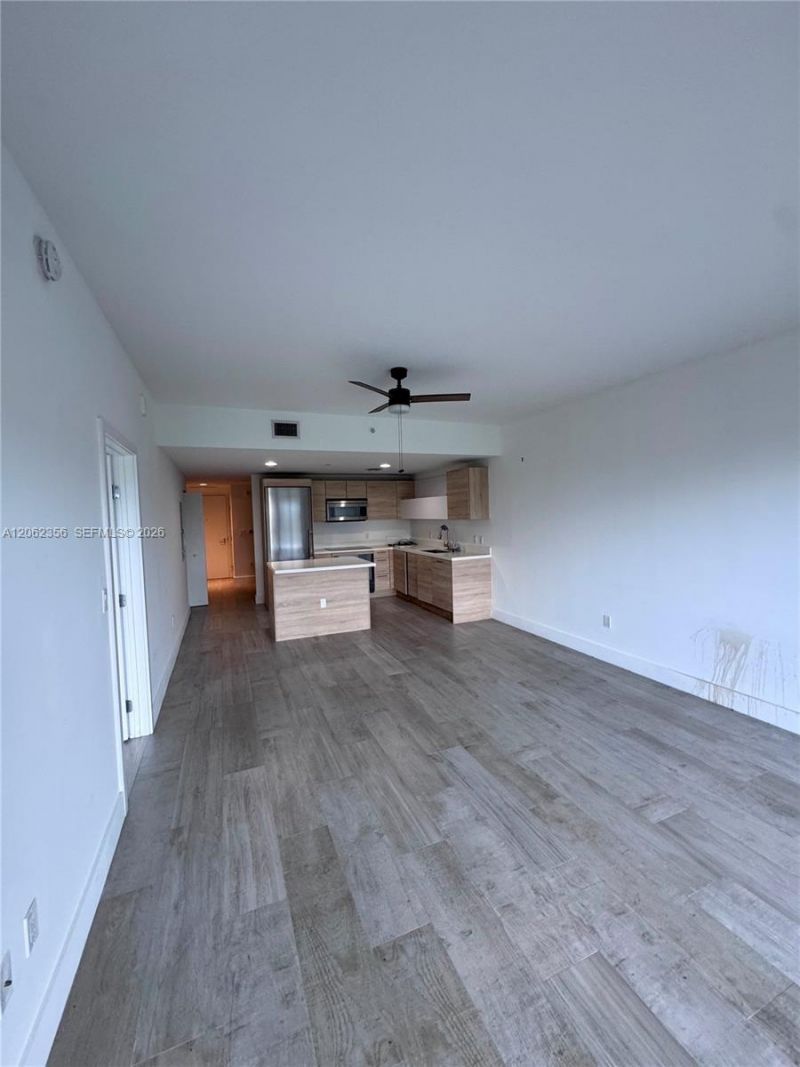 16385 Biscayne Blvd , Unit 305, North Miami Beach, FL 33160 Photo