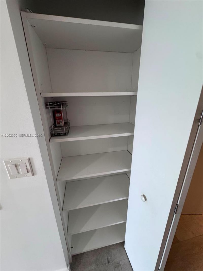 16385 Biscayne Blvd , Unit 305, North Miami Beach, FL 33160 Photo
