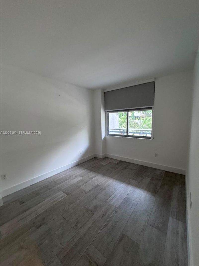 16385 Biscayne Blvd , Unit 305, North Miami Beach, FL 33160 Photo