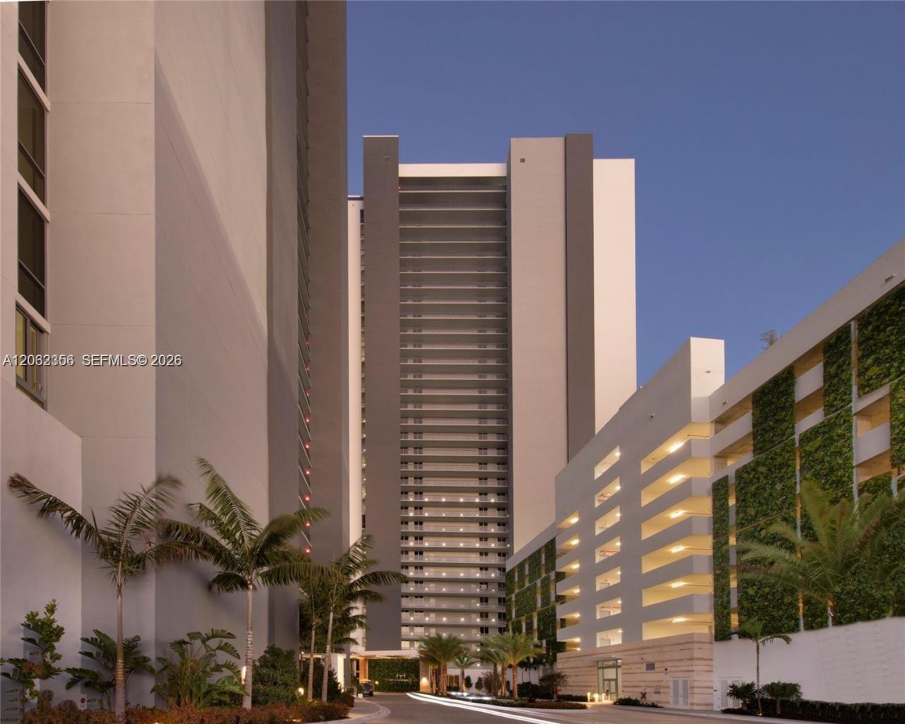 16385 Biscayne Blvd , Unit 305, North Miami Beach, FL 33160 Photo