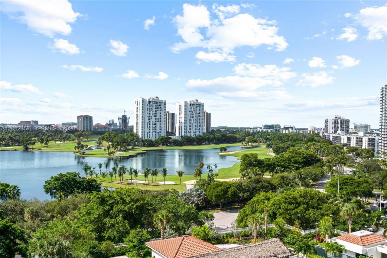 20281 E Country Club Dr , Unit 909, Aventura, FL 33180 Photo