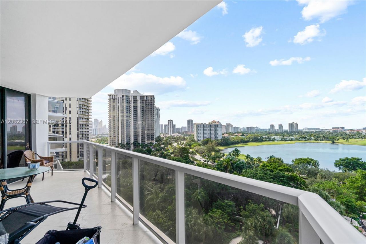 20281 E Country Club Dr , Unit 909, Aventura, FL 33180 Photo