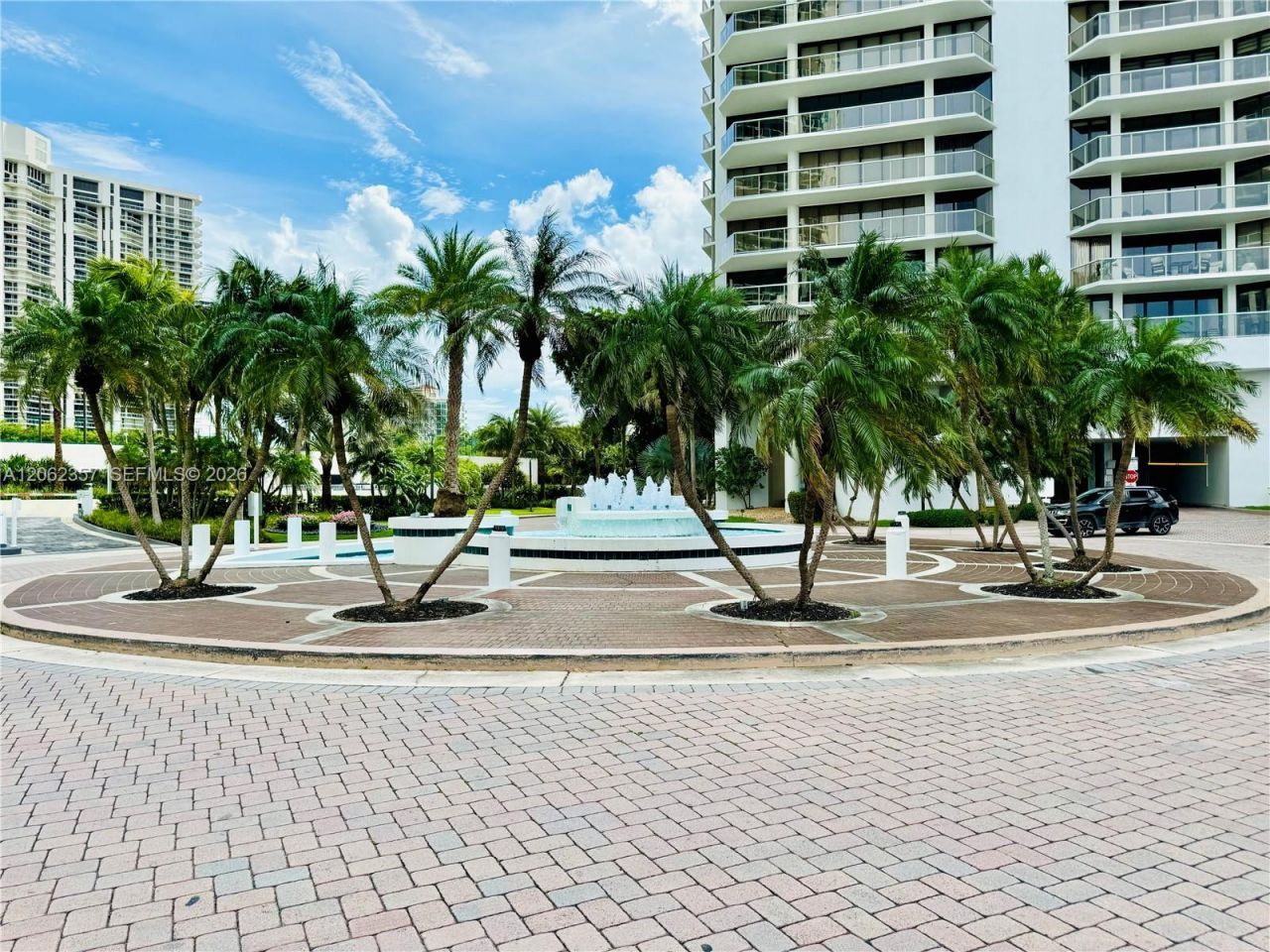 20281 E Country Club Dr , Unit 909, Aventura, FL 33180 Photo