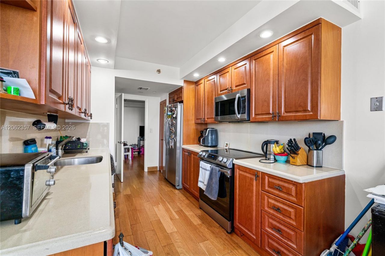 20281 E Country Club Dr , Unit 909, Aventura, FL 33180 Photo