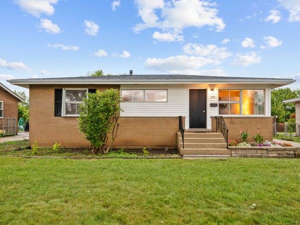 326 E Alden Drive , Addison, IL 60101