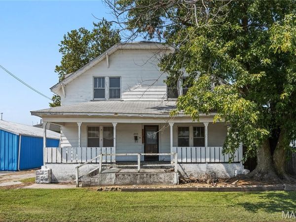 209 W Saint Louis Avenue , East Alton, IL 62024