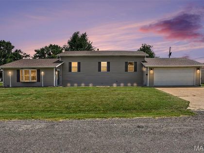 417 Young Avenue  Dupo, IL 62239