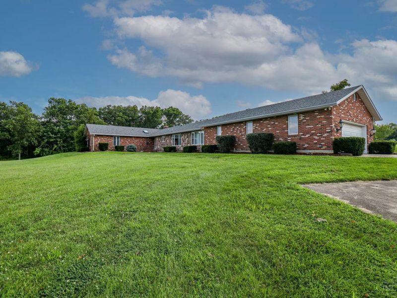 395 Rockford Drive, Hamilton, OH 45013 Photo 3