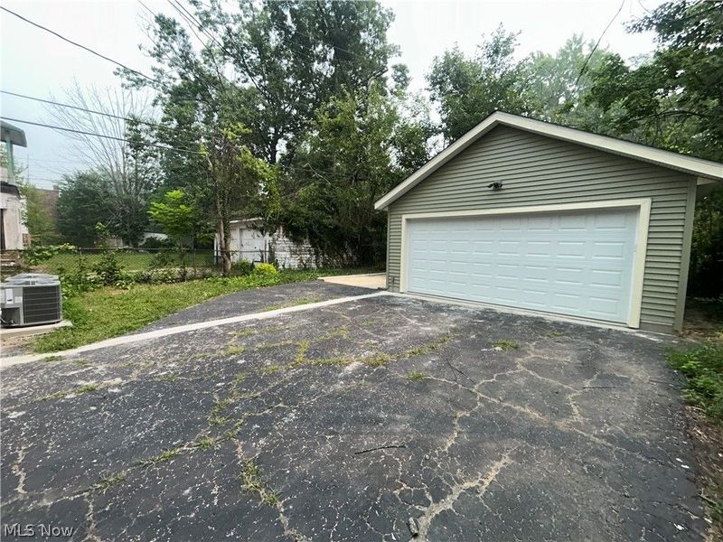 12816 Forest Avenue, Cleveland, OH 44120 Photo 26