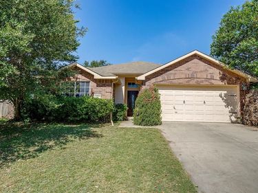 4621 Barnhill Lane, Fort Worth, TX 76135