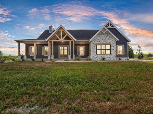 6811 Angelica Trail, Sun Prairie, WI 53590