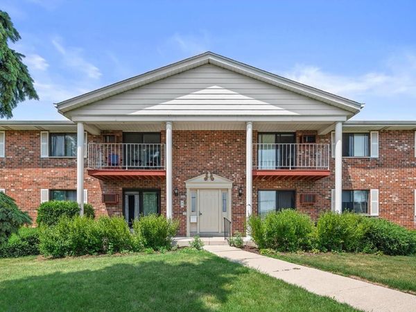 6440 W Howard AVENUE, Unit 103, Milwaukee, WI 53220