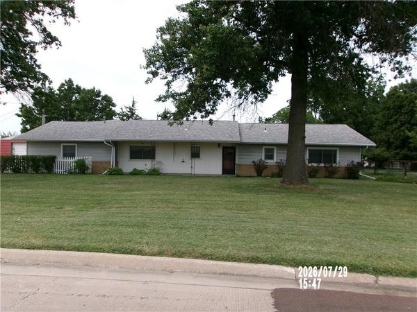 220 W Garfield Street, Iola, KS 66749