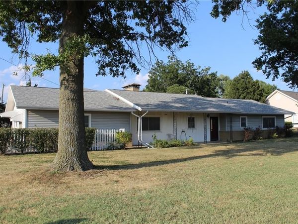 220 W Garfield Street, Iola, KS 66749