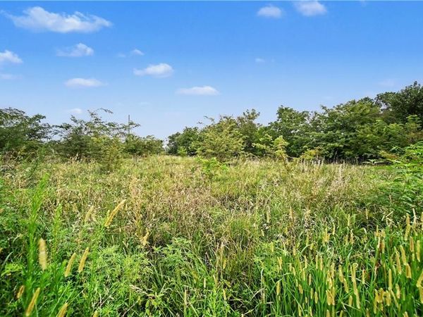 20136 Antioch Road, Bucyrus, KS 66013