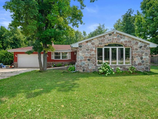 3631 E Elm Rd, Oak Creek, WI 53154