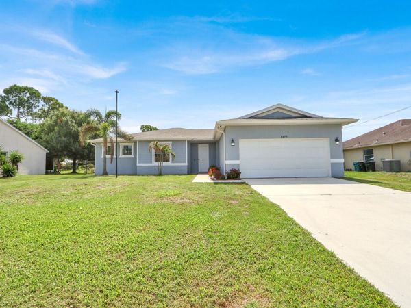 3673 SW Bonwold Street, Port St. Lucie, FL 34953