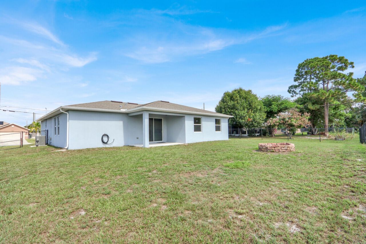 3673 SW Bonwold Street, Port Saint Lucie, FL 34953 Photo
