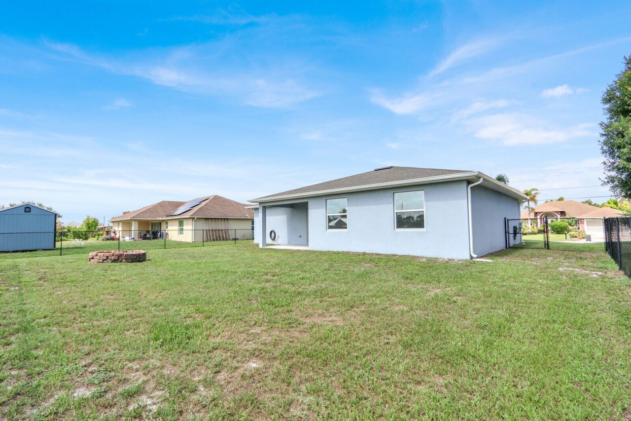 3673 SW Bonwold Street, Port Saint Lucie, FL 34953 Photo