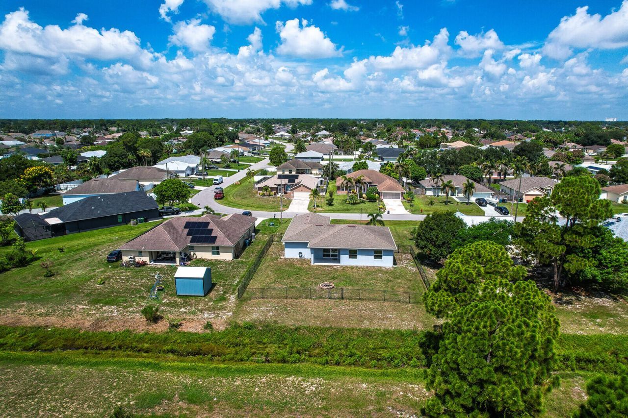3673 SW Bonwold Street, Port Saint Lucie, FL 34953 Photo