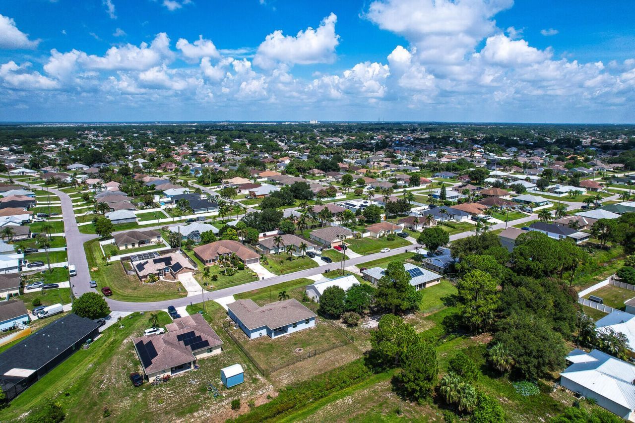 3673 SW Bonwold Street, Port Saint Lucie, FL 34953 Photo