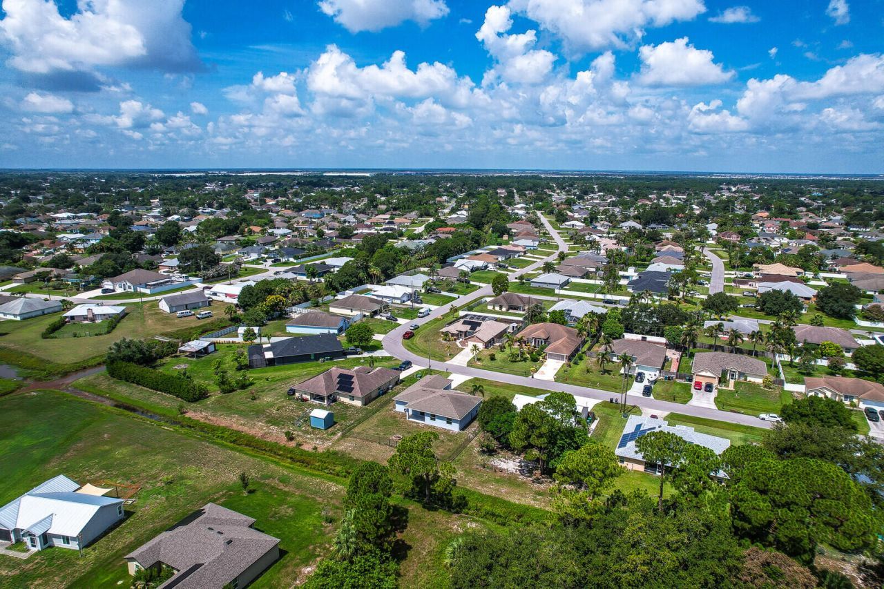 3673 SW Bonwold Street, Port Saint Lucie, FL 34953 Photo