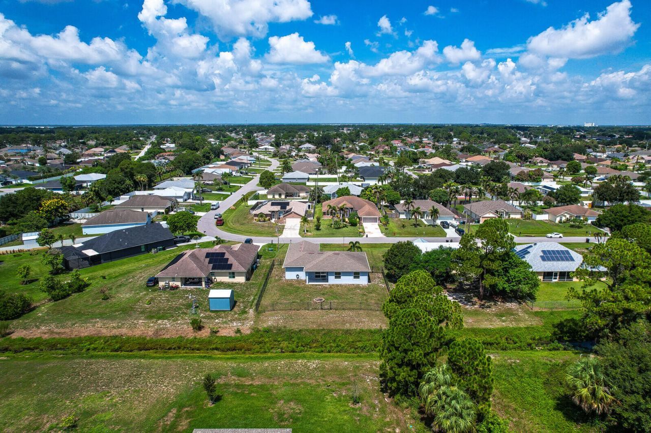 3673 SW Bonwold Street, Port Saint Lucie, FL 34953 Photo